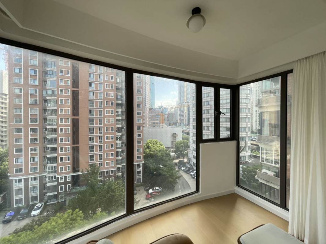 Housing image — Balcony