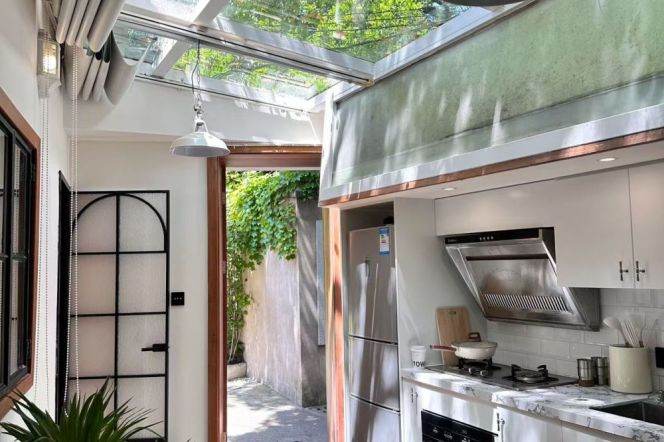 2BR Apartment in Old Xuhui with Terrace (L10/L11)