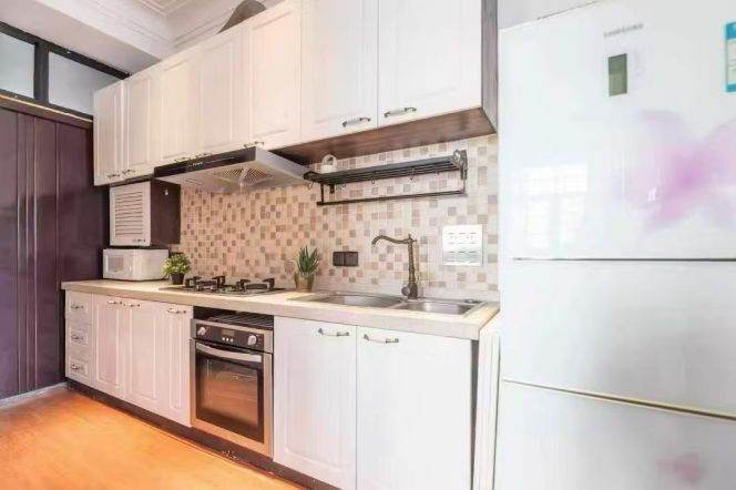 2BR Apartment in Jing'an (L2/L11)