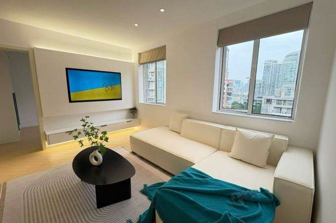 Spacious 1BR Apartment near Jiaotong University Metro