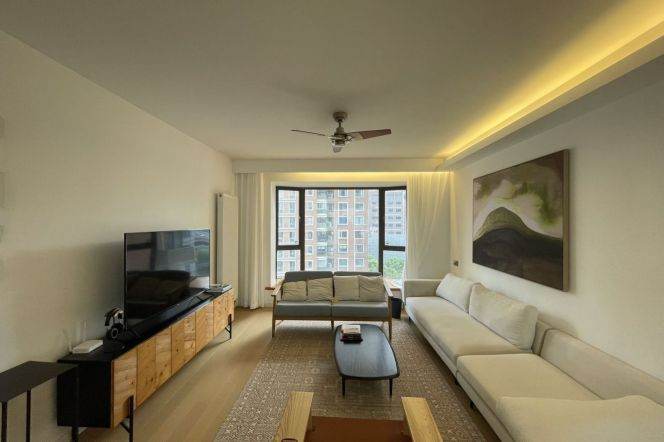 4BR Apartment at Huasheng Grand Mansion with Floor-to-Ceiling Windows (L1/L13)