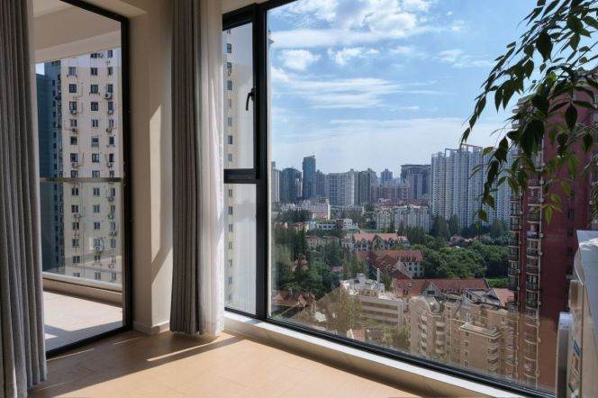 Spacious 2BR Apartment in Jing'an