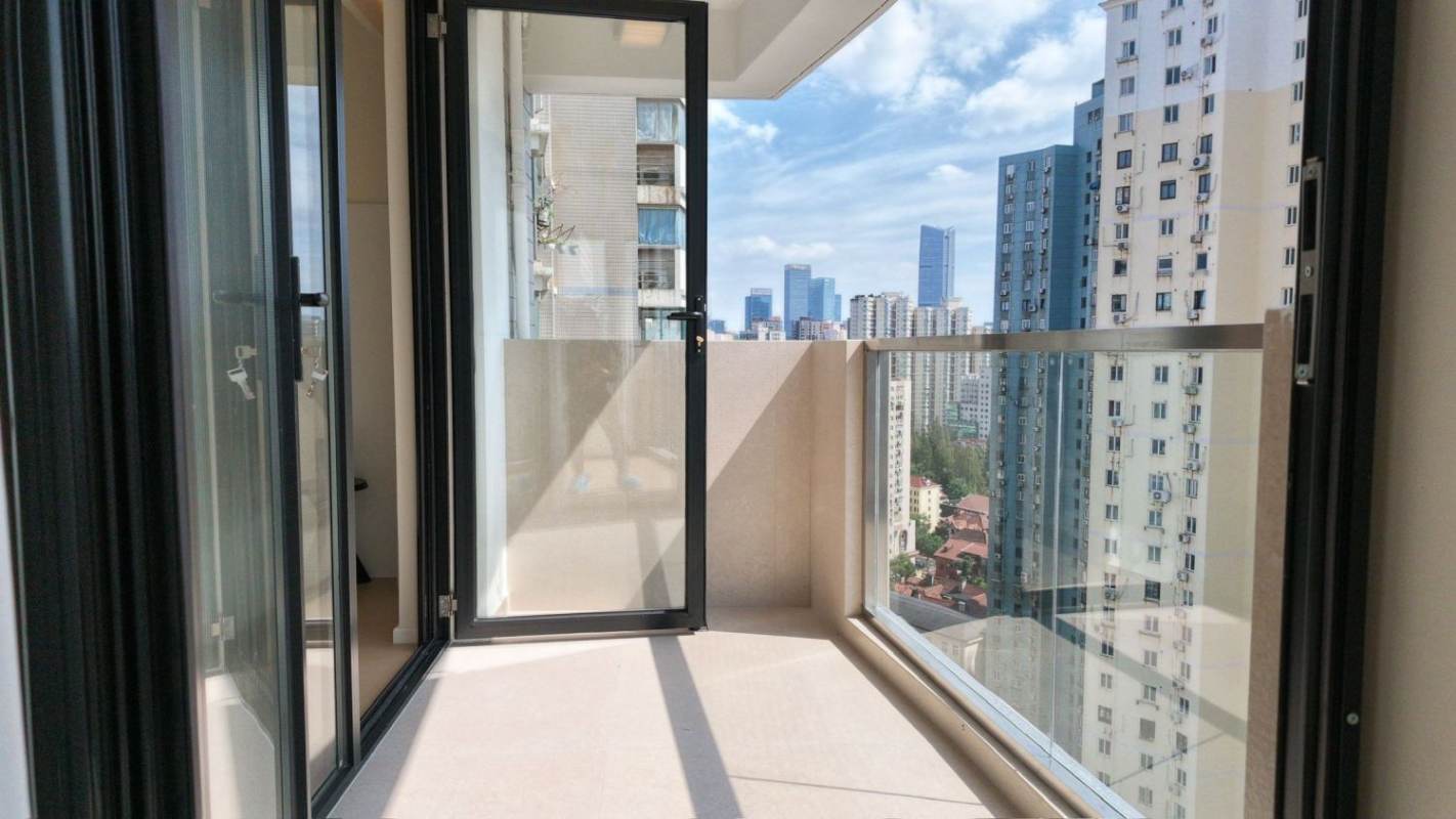 Housing image — Balcony