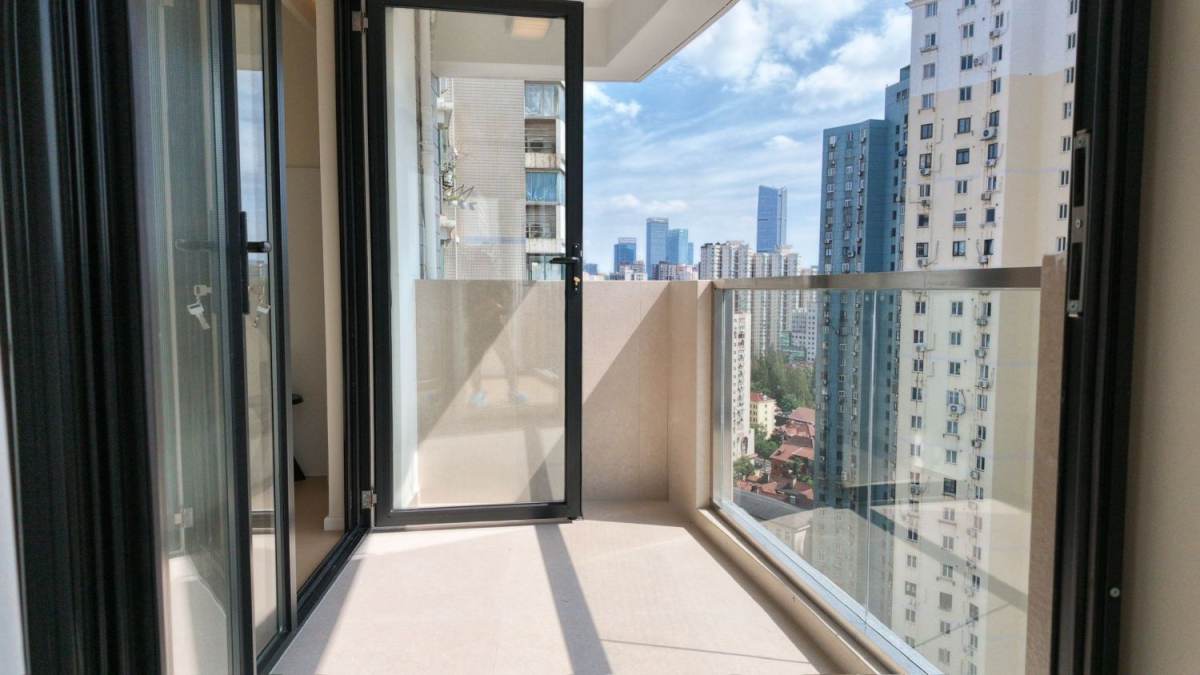 Housing image — Balcony