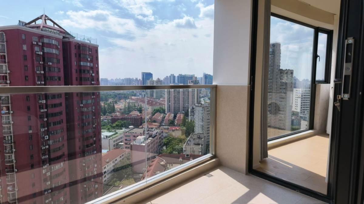 Housing image — Balcony