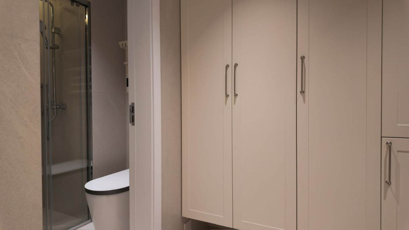 Housing image — Bathroom