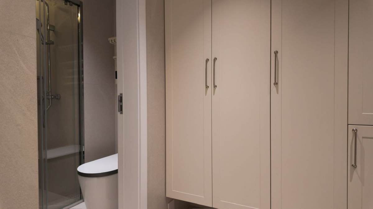 Housing image — Bathroom