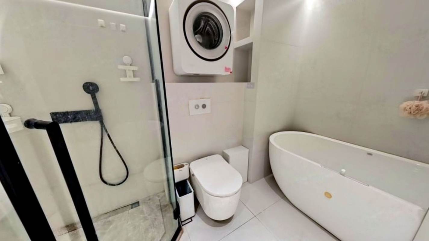 Housing image — Bathroom