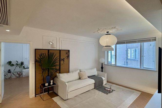 High-Floor 2BR Apartment near Jiashan Rd Metro (L9)