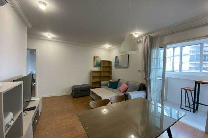 High-Floor Spacious 1BR Apartment in Jing'an (L2/L11)