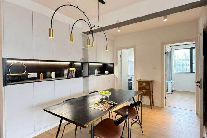 2BR Apartment in Jing'an (L14)