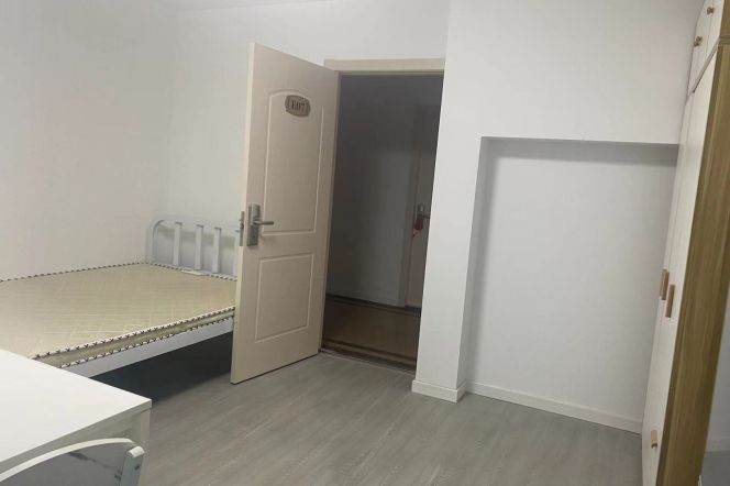 1BR Apartment near East China Normal University Zhongshan Bei Lu Campus (L2/L3/L4)