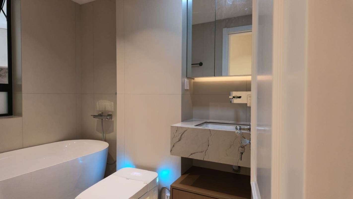 Housing image — Bathroom
