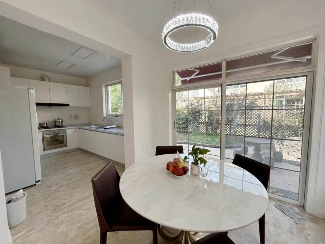 Housing image — Dining Area