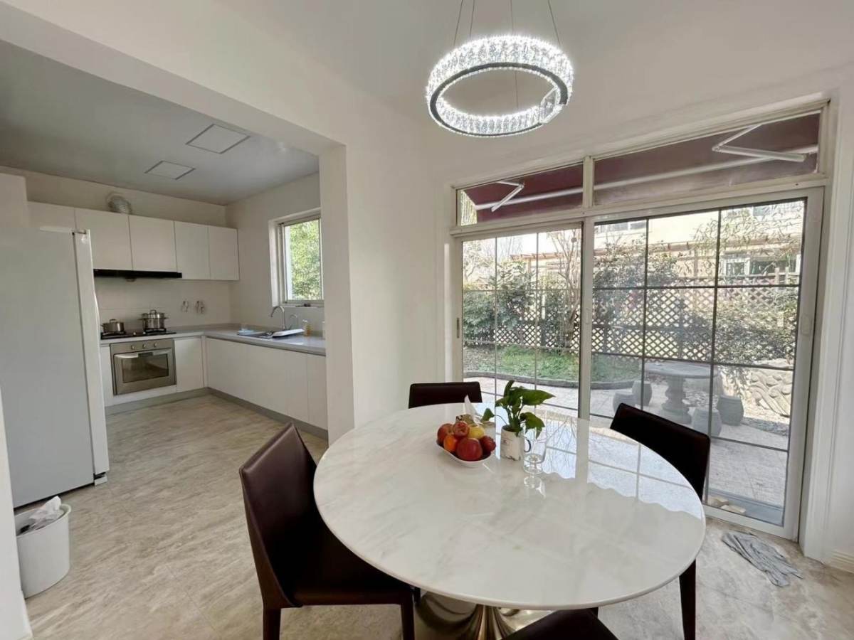 Housing image — Dining Area