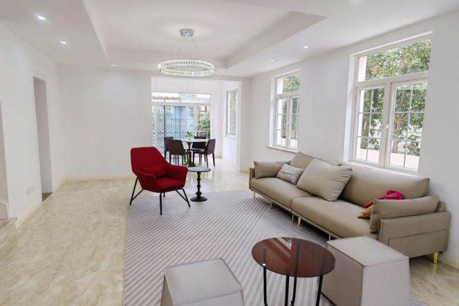 4BR Villa near Kangqiao  Metro with Terrace
