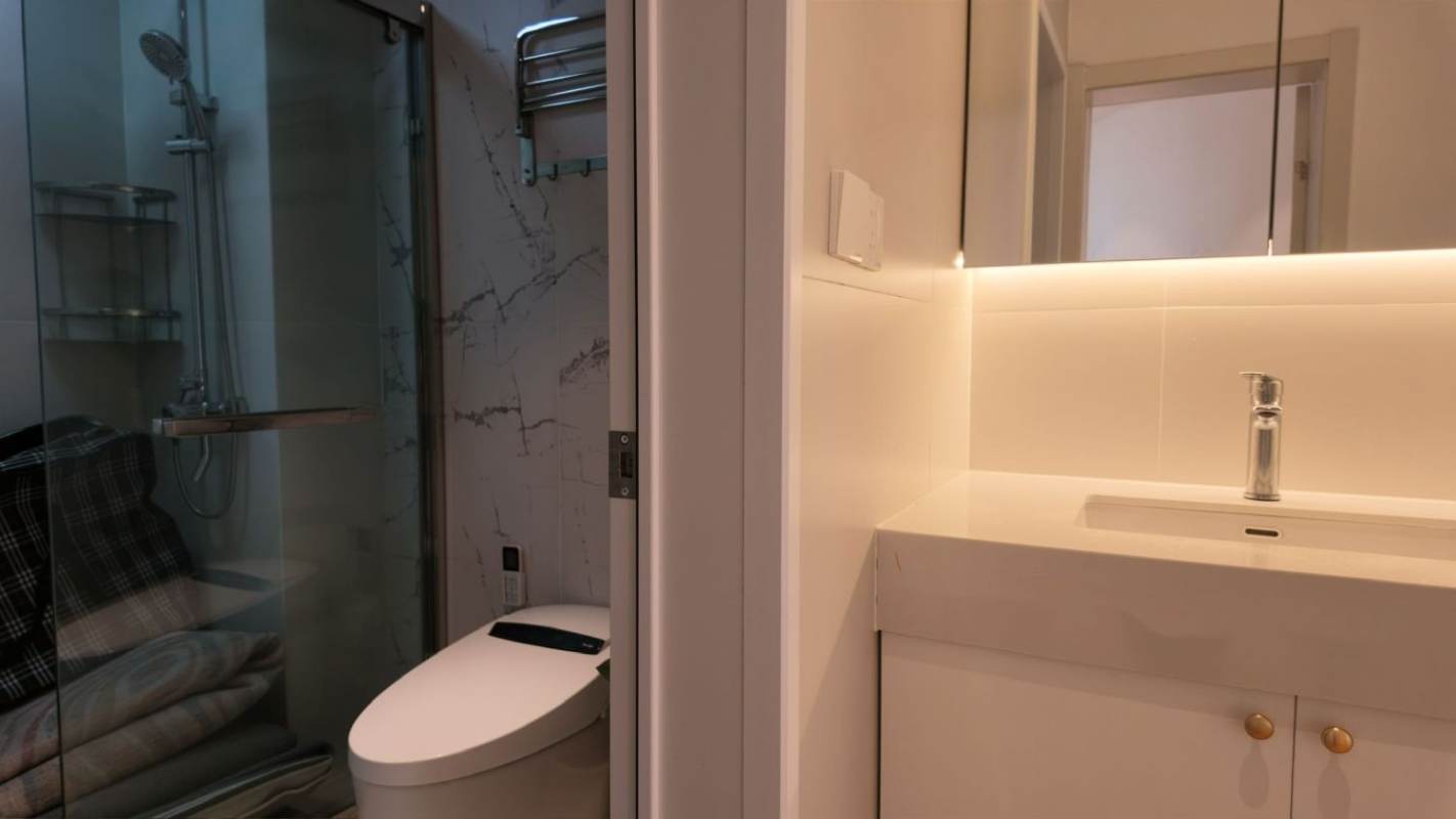 Housing image — Bathroom