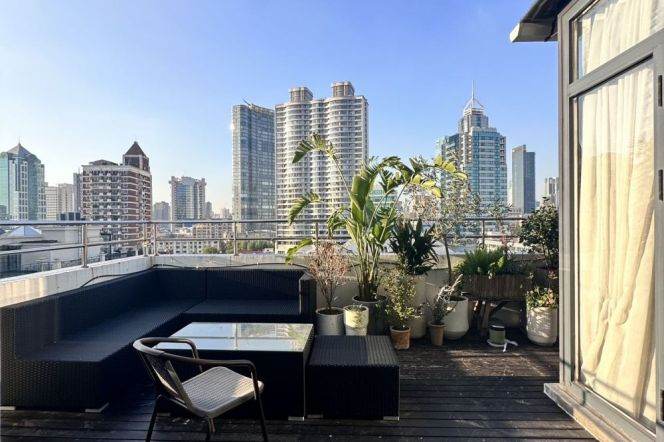 Spacious 1BR Apartment in Old Xuhui with Terrace (L1/L7)