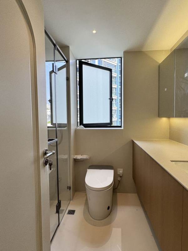 Housing image — Bathroom