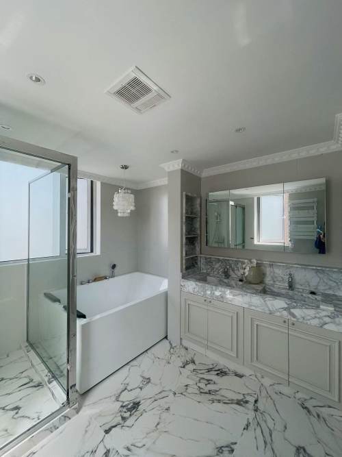 Housing image — Bathroom