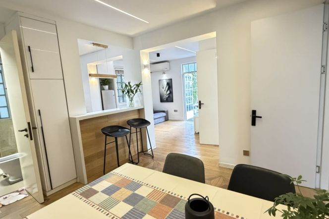 2BR Apartment near Hongqiao Rd Metro with Terrace