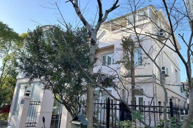 4BR Villa near Kangqiao  Metro with Terrace