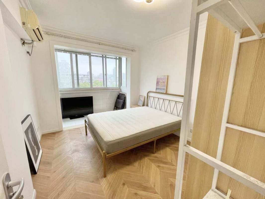 Housing image — Bedroom