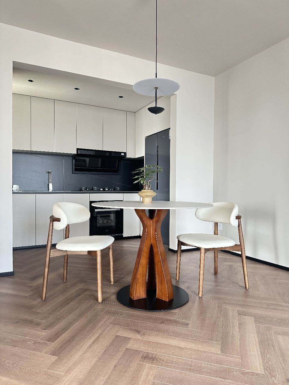 Housing image — Dining Area