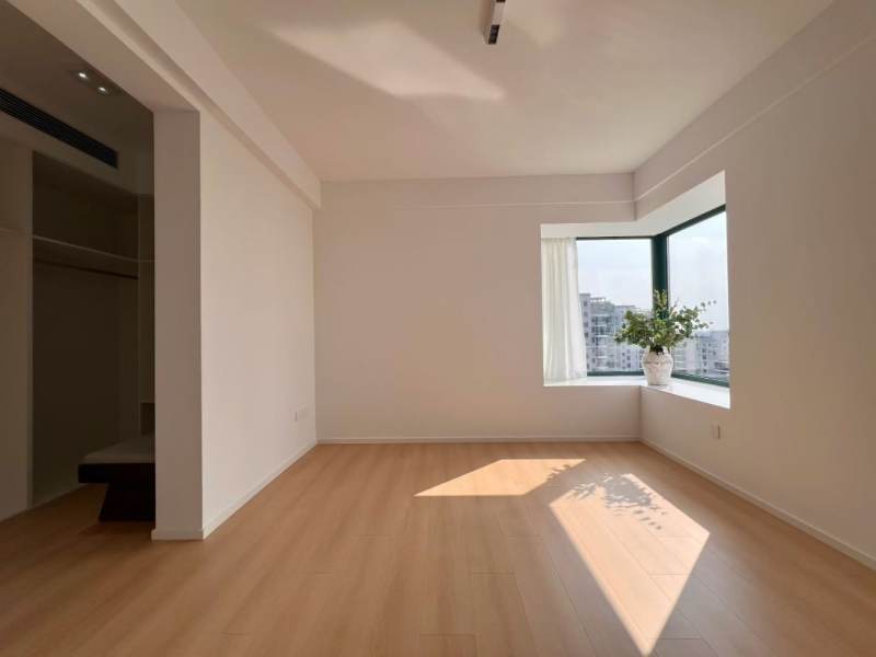 Housing image — Bedroom
