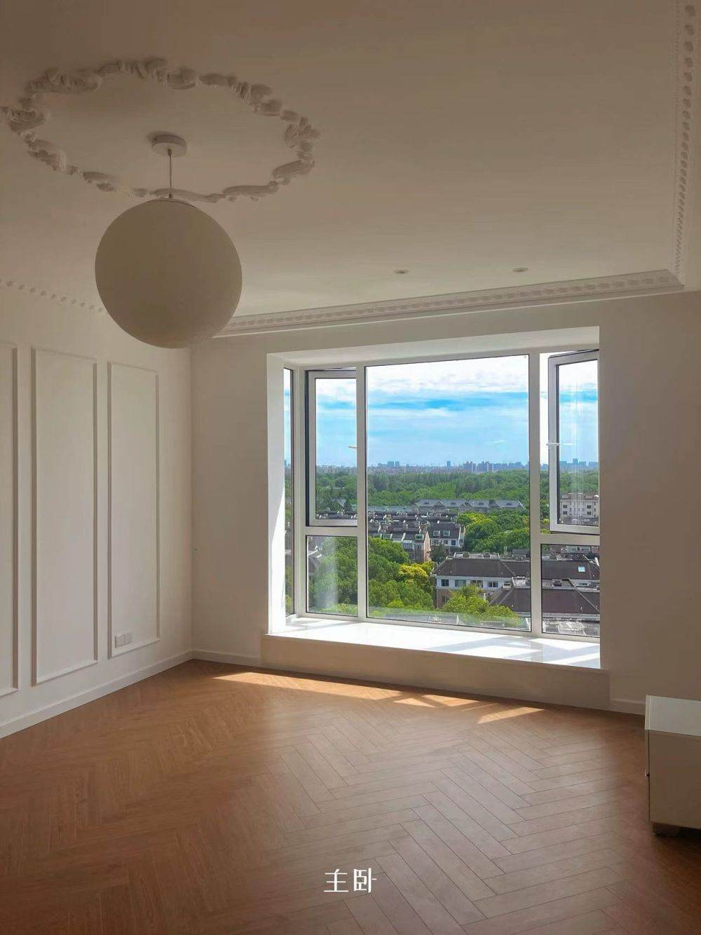 Housing image — Bedroom