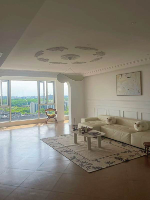 Housing image — Living Room