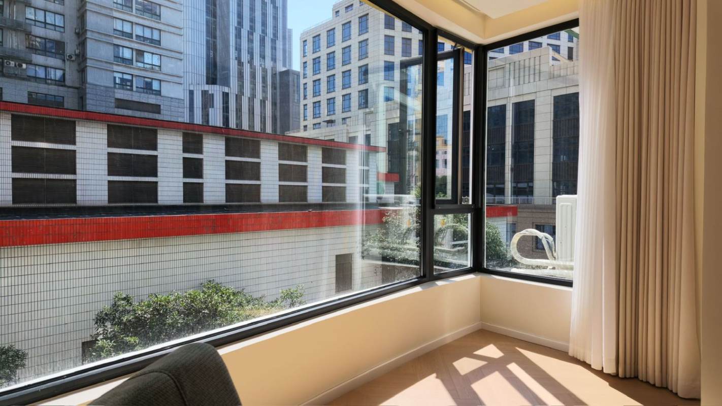 Housing image — Balcony