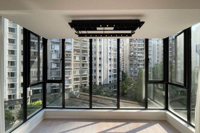 3BR Apartment in Jing'an with Floor-to-Ceiling Windows (L13/L14)