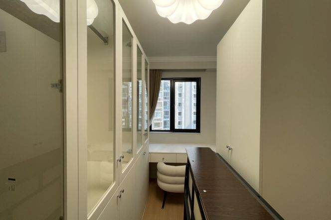 3BR Apartment in Jing'an with Floor-to-Ceiling Windows (L13/L14)