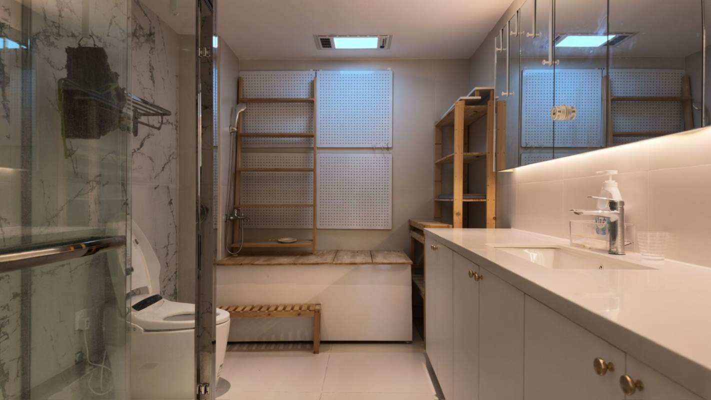 Housing image — Bathroom