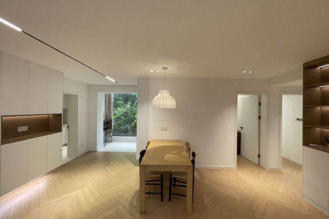 4BR Apartment in Jing'an with Floor-to-Ceiling Windows (L13/L14)