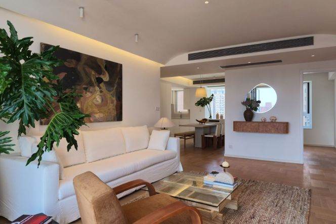 High-Floor 3BR Apartment in Jing'an with Outstanding View (L7/L13)
