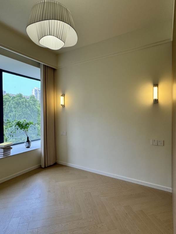 Housing image — Bedroom
