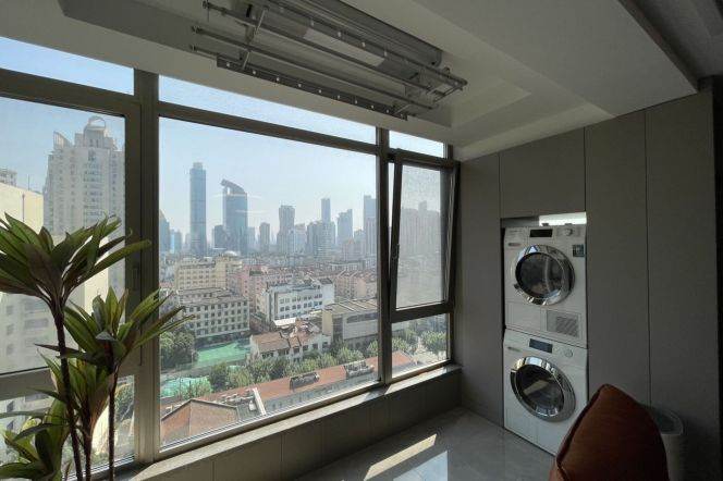 3BR Apartment in Jing'an with Floor-to-Ceiling Windows