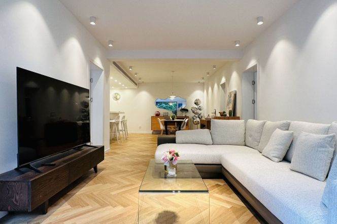 3BR Apartment near Jiangning Rd Metro with Green View (L13)