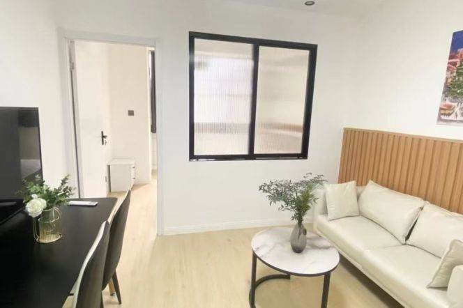2BR Apartment near Zhongshan Park (L2/L3/L4)