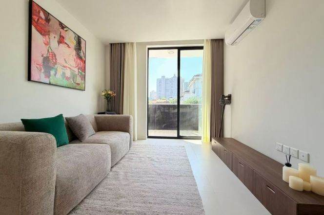 1BR Apartment in Old Xuhui (L9/L12)