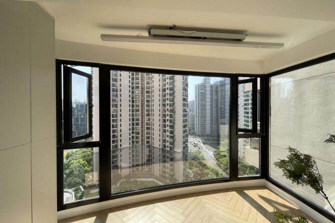 3BR Apartment at Brilliant City with Floor-to-Ceiling Windows (L3/L4)