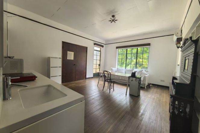 1BR Heritage Apartment in Old Xuhui (L1/L10)
