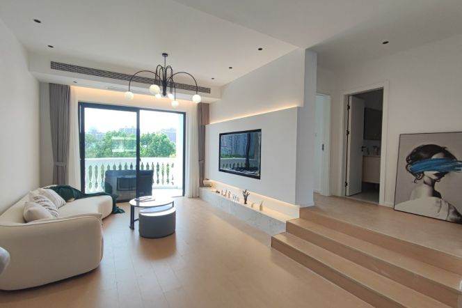 Spacious High-Ceiling 3BR Apartment near Wuzhong Road Metro with Floor-to-Ceiling Windows (L15)