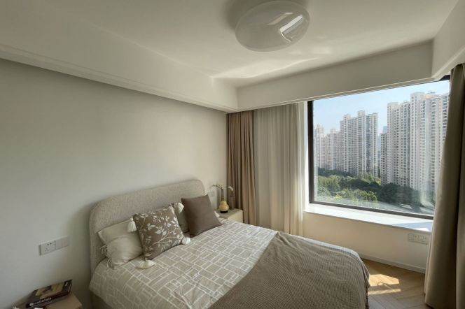 High-Floor 2BR Apartment at Brilliant City with Floor-to-Ceiling Windows (L3/L4)