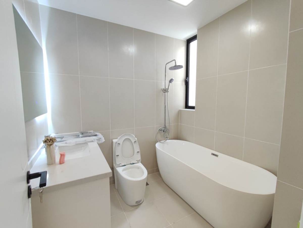 Housing image — Bathroom