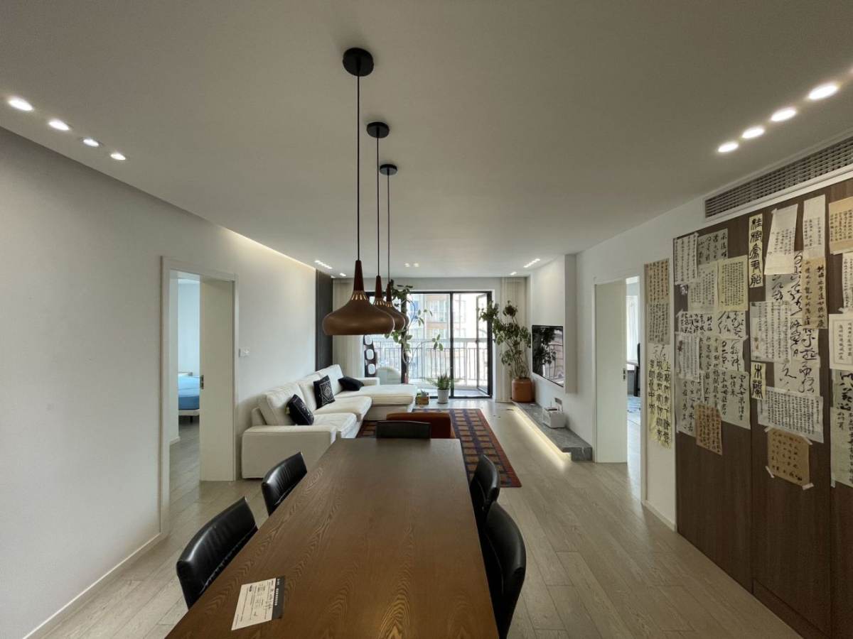 Housing image — Living Room