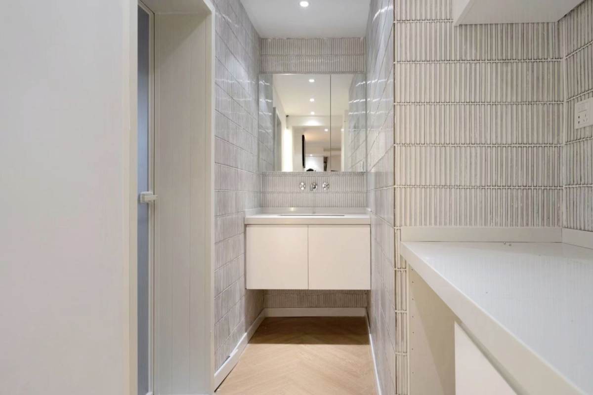 Housing image — Bathroom