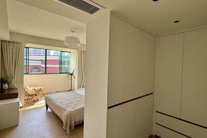 3BR Apartment in North Bund (L12)